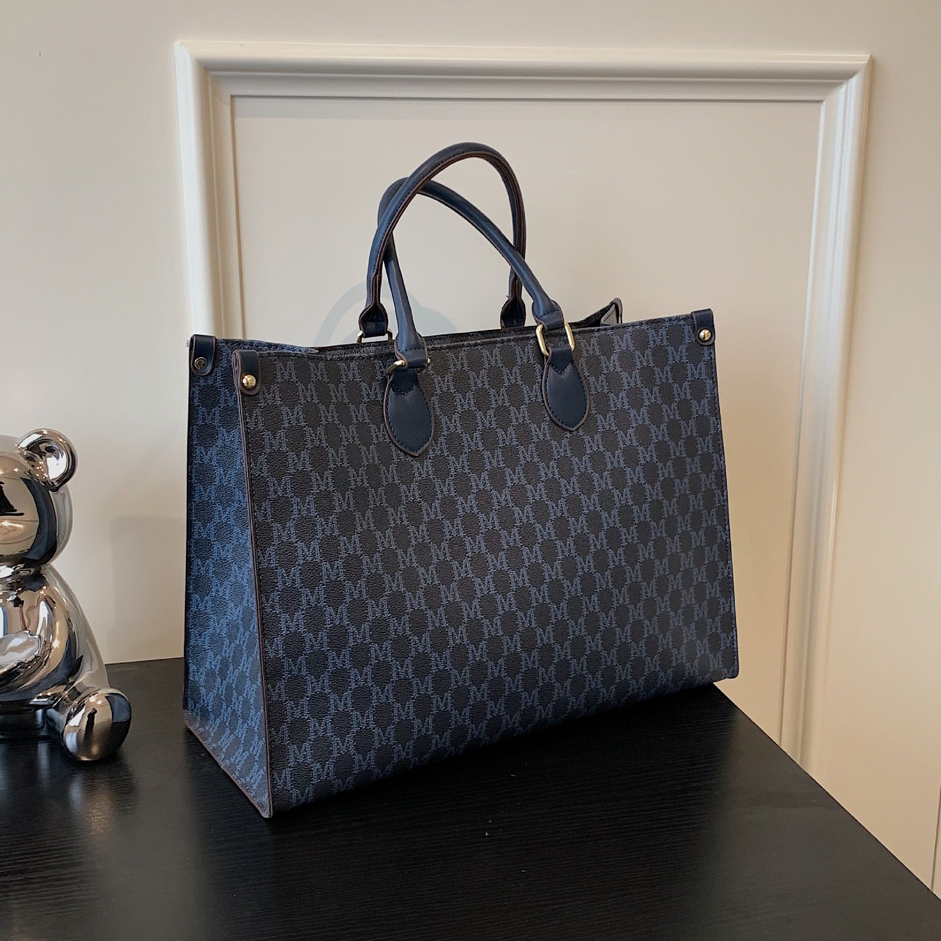 Elegant Large Capacity Tote Bag