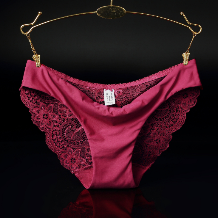 Low rise lace panties