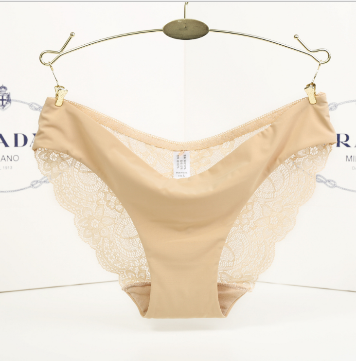 Low rise lace panties