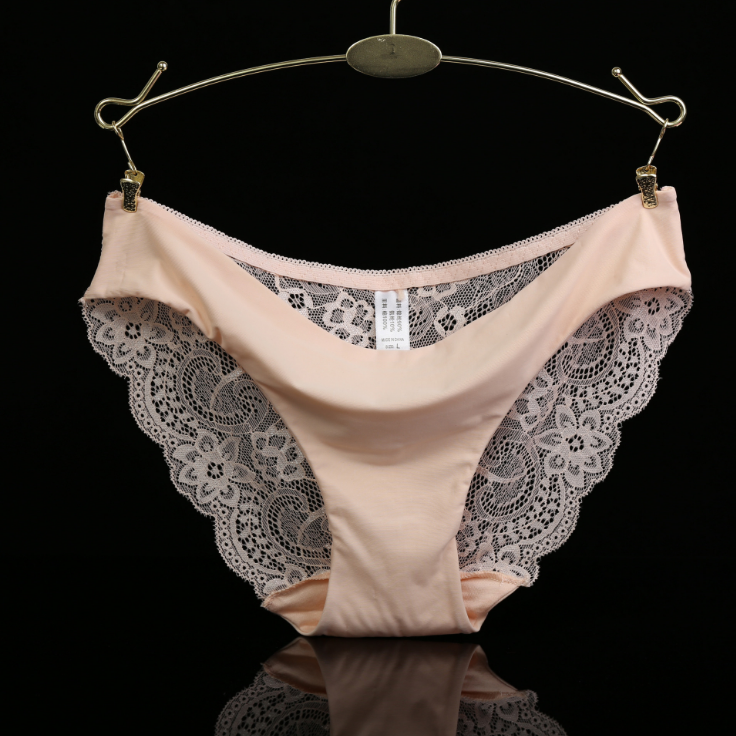 Low rise lace panties