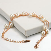The imitation pearl bracelet