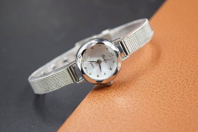 Fine Mesh Quartz Wrist Watch