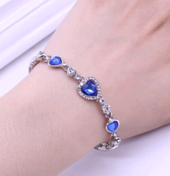 Heart Shaped Zircon Diamond Bracelet