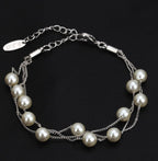 The imitation pearl bracelet