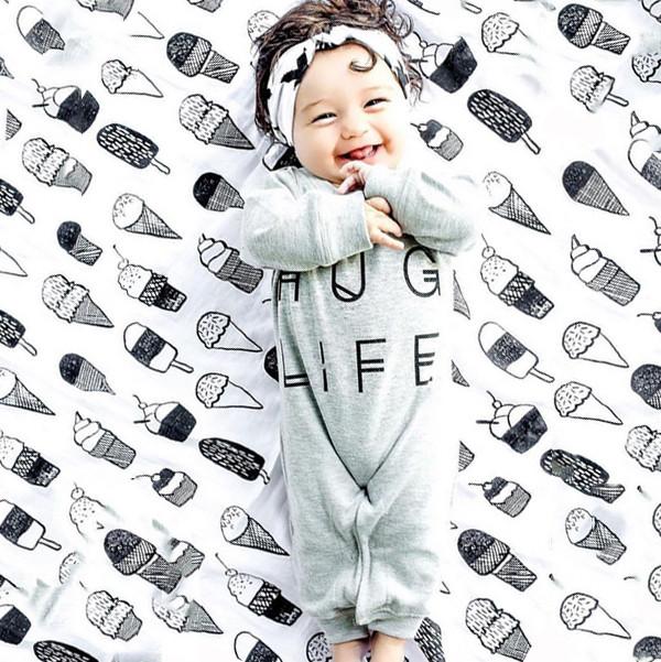 Hug Life Letter Print Baby Romper